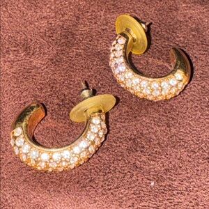 Vtg S.A.L Swarovski Crystal Gold tone earrings 🐈‍⬛